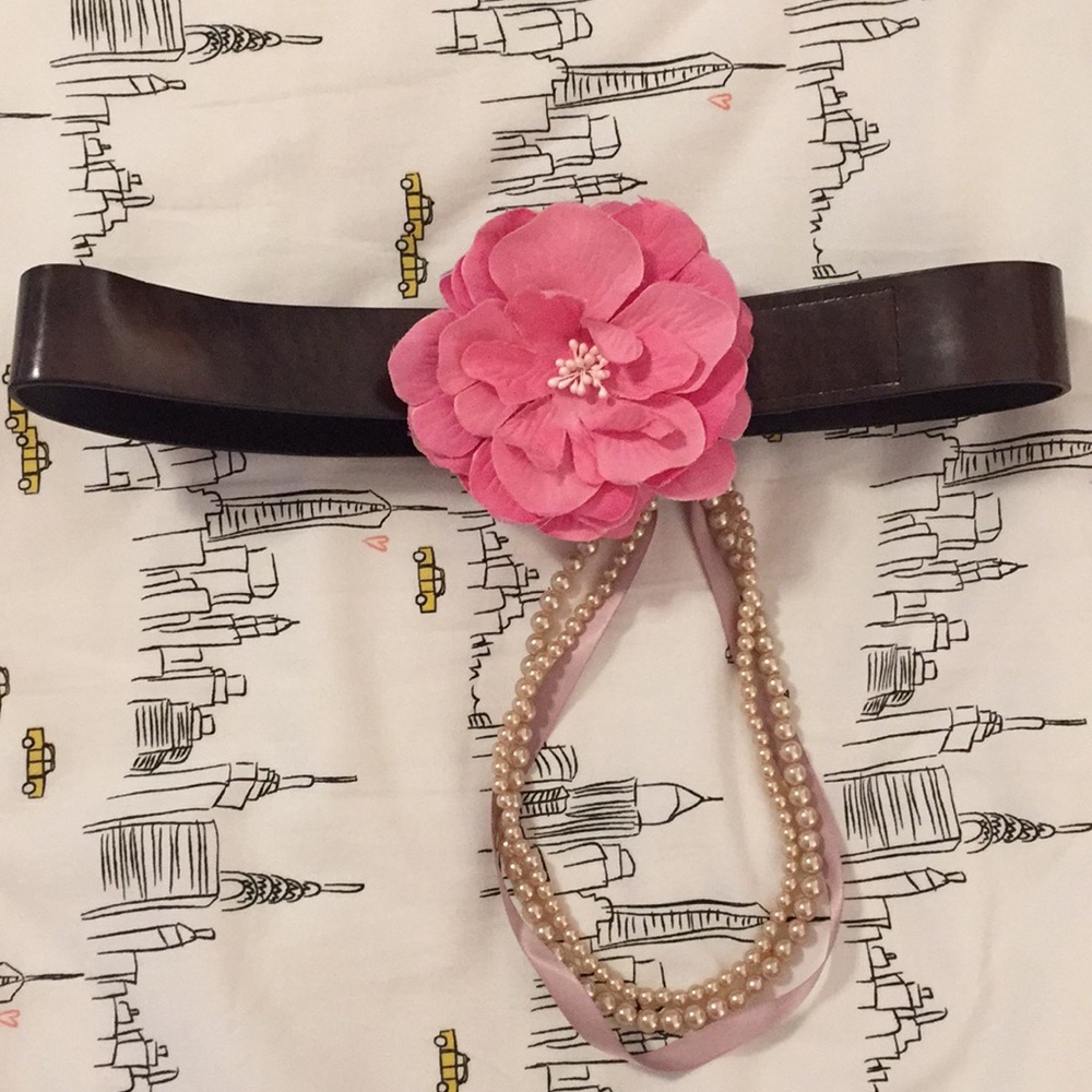 Flower Belt with Pearls
